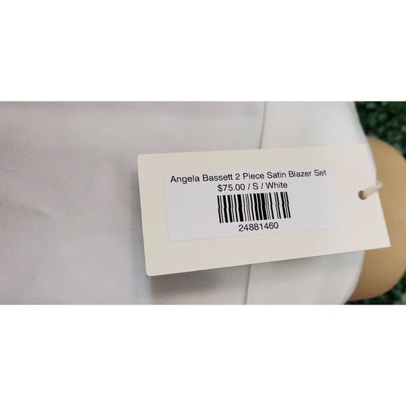 Angela Bassett 2 piece satin suit - Picture 6 of 8